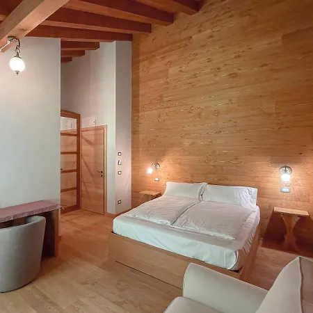 Relais Sauc & - *