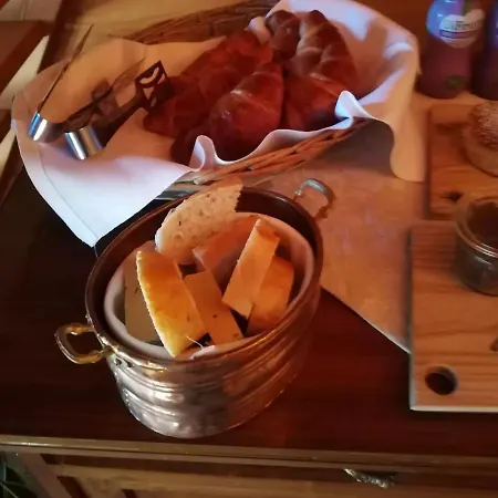 Relais Sauc & - فندق بيانكافالو