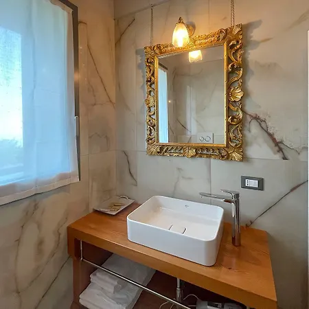 Szálloda Relais Sauc & - *