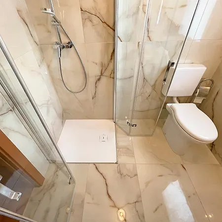 Relais Sauc & - *